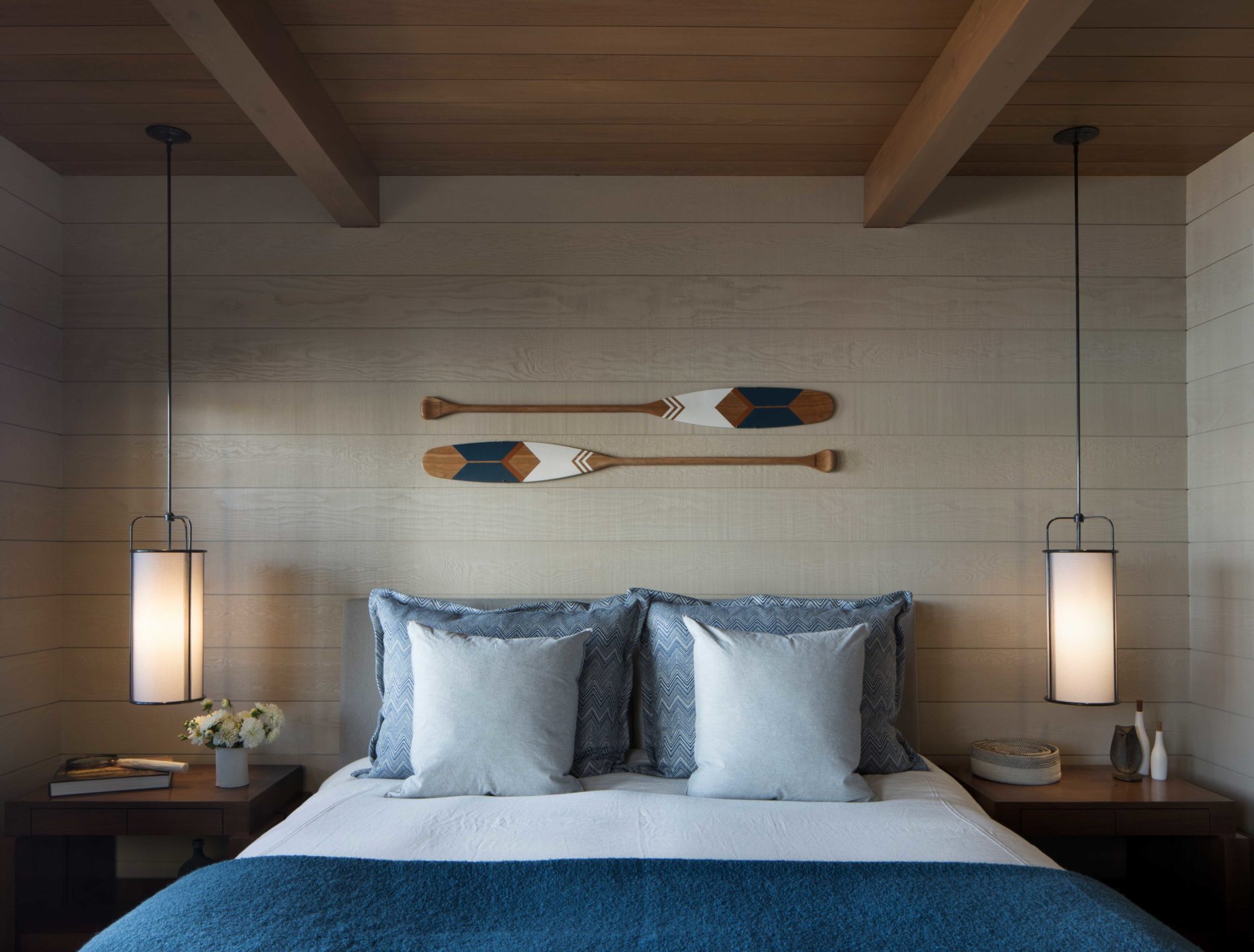 Jennifer_robins_interiors_projects_lake_tahoe_bedroom_BR_Leupold_22_off_on
