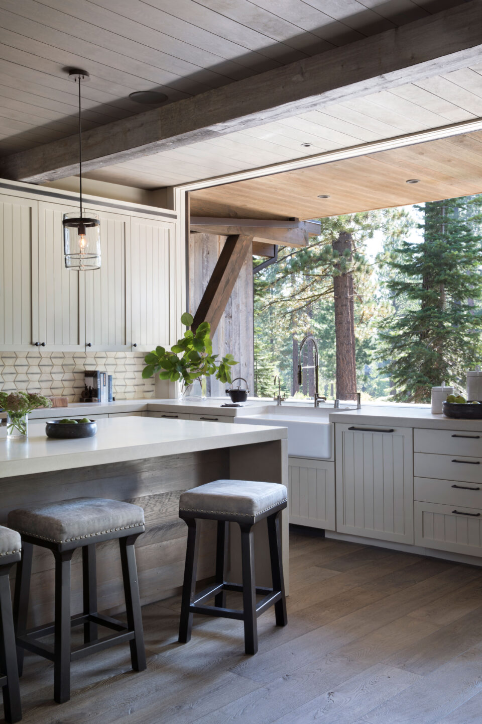 Jennifer_robins_interiors_projects_martis_camp_Del_Grand_02_HR_kitchen_sink