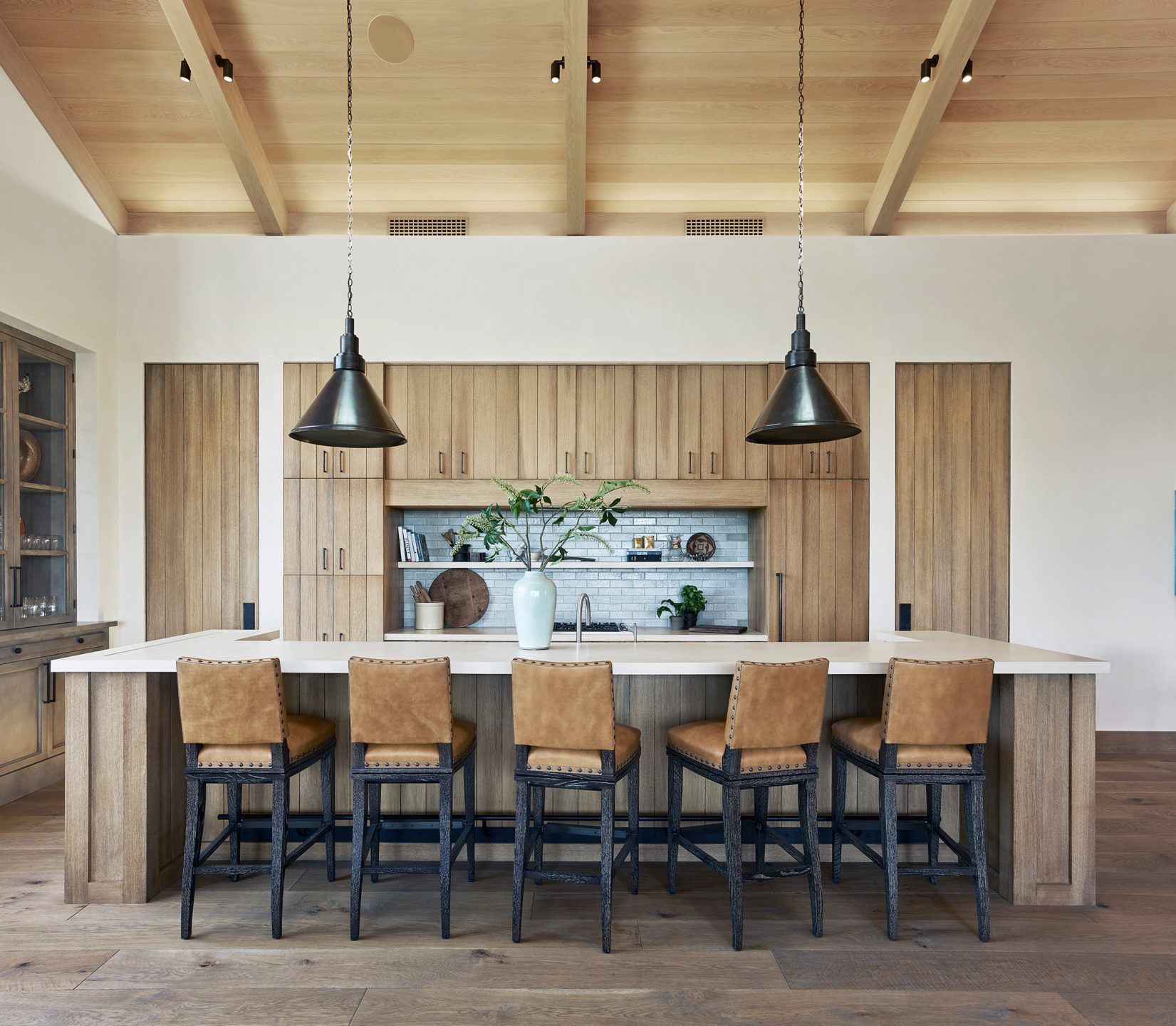 Jennifer_robins_interiors_projects_napa_valley_1_kitchen_island_ws