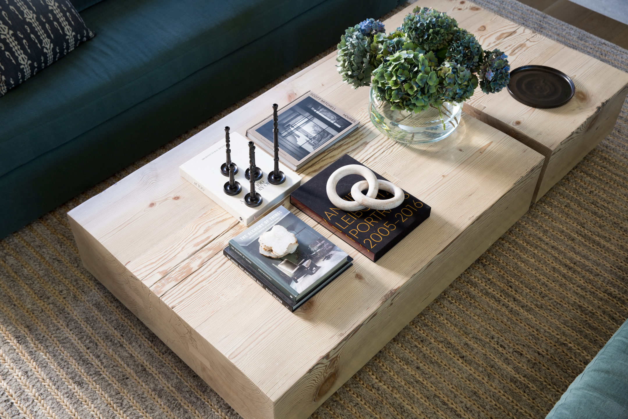 Jennifer_robins_interiors_projects_pacific_heights_portola_valley_living_room_LR_coffee_table_detail_8Portola_20_HR