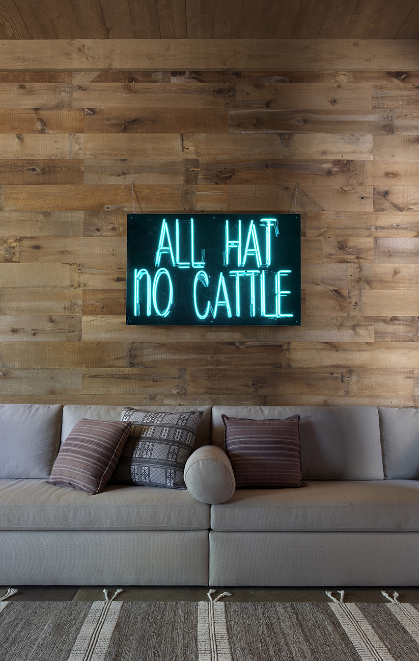 Jennifer-Robin-Interiors-Projects-Party-Barn-13-Lounge-Neon-Sign