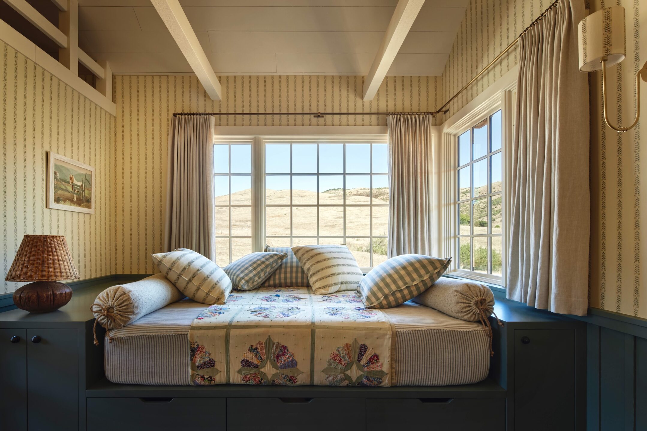 Jennifer-Robin-Interiors-California-Historic-Farmhouse-Country-Cabins-Loft