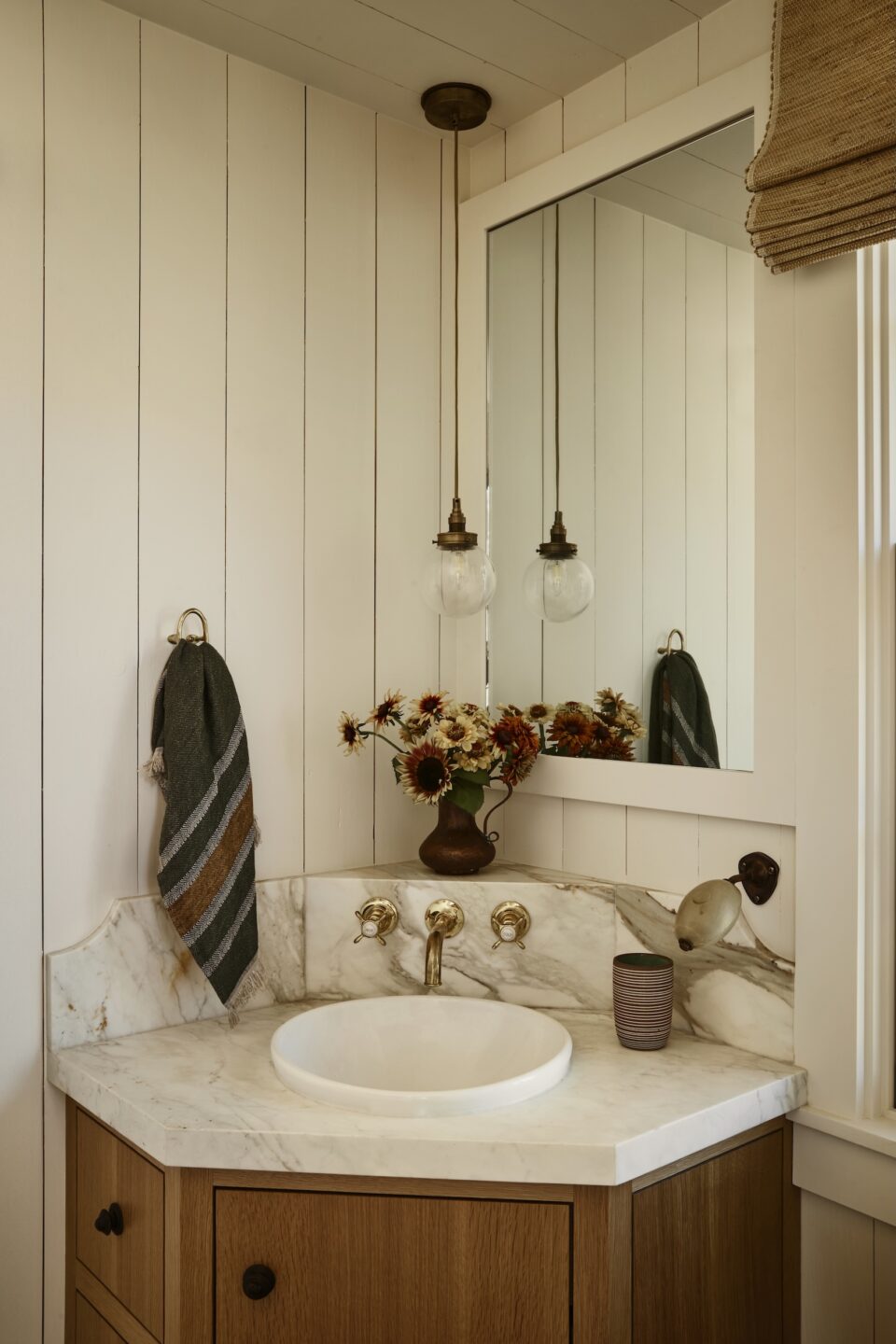 Jennifer-Robin-Interiors-California-Historic-Farmhouse-Country-Cabins-Powder-Room