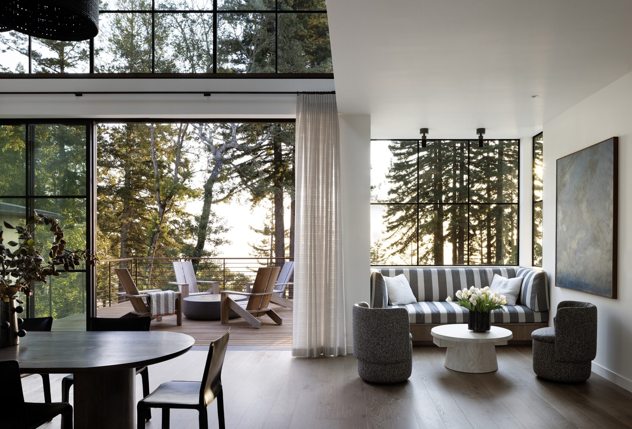 Jennifer-Robin-Interiors-California-Historic-Farmhouse-Healdsburg-Treehouse-Dining-Room-into-Breakfast-Nook