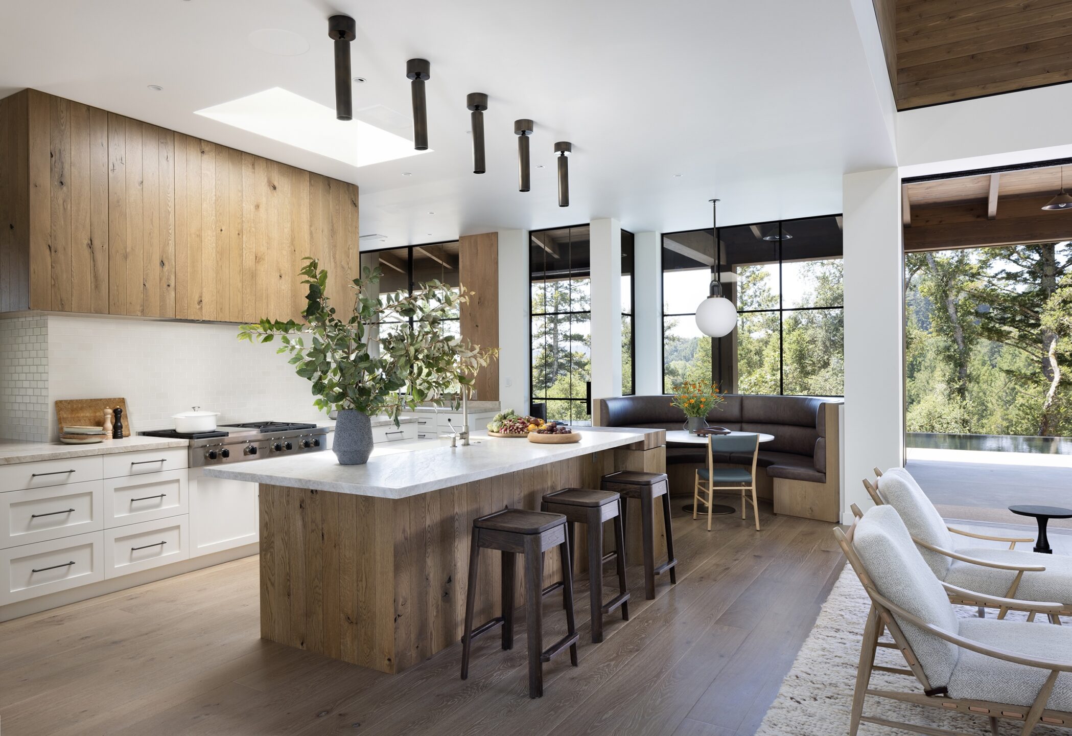 Jennifer-Robin-Interiors-California-Historic-Farmhouse-Healdsburg-Treehouse-Kitchen