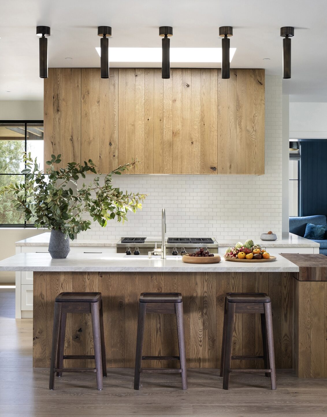 Jennifer-Robin-Interiors-California-Historic-Farmhouse-Healdsburg-Treehouse-Kitchen-Island