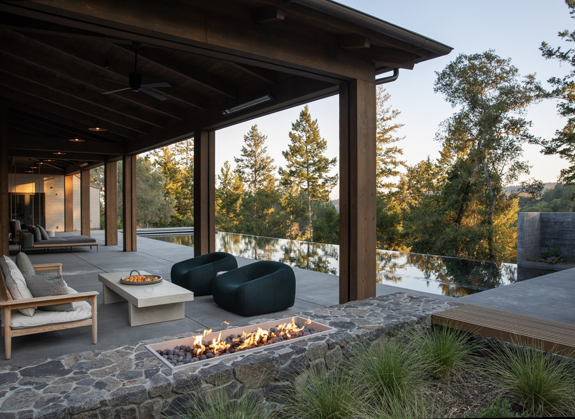 Jennifer-Robin-Interiors-California-Historic-Farmhouse-Healdsburg-Treehouse-Patio