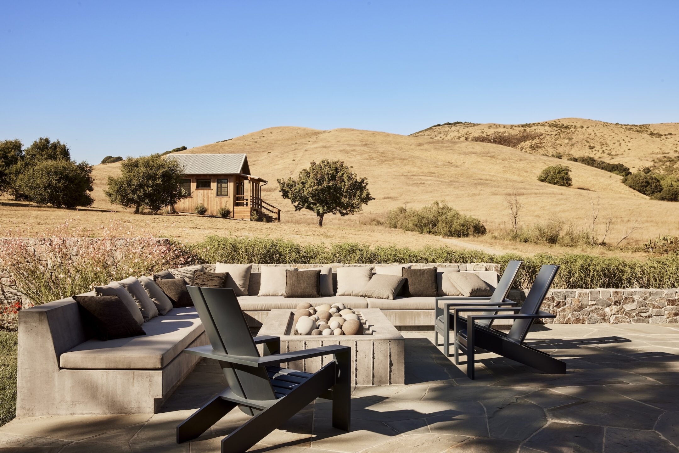 Jennifer-Robin-Interiors-California-Historic-Farmhouse-Main-House-Fire-Pit