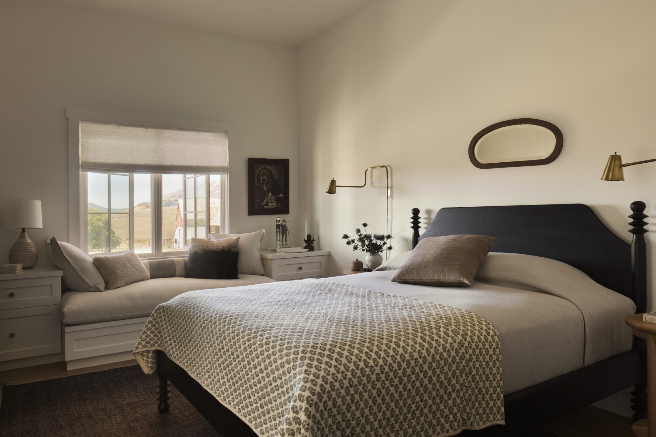 Jennifer-Robin-Interiors-California-Historic-Farmhouse-Main-House-Guest-Room